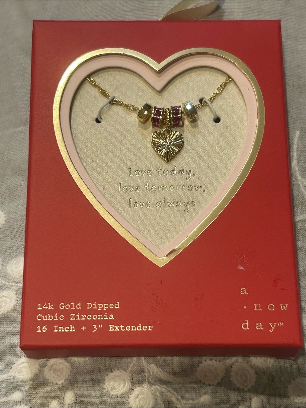 Pretty necklace in heart box, gold and pink